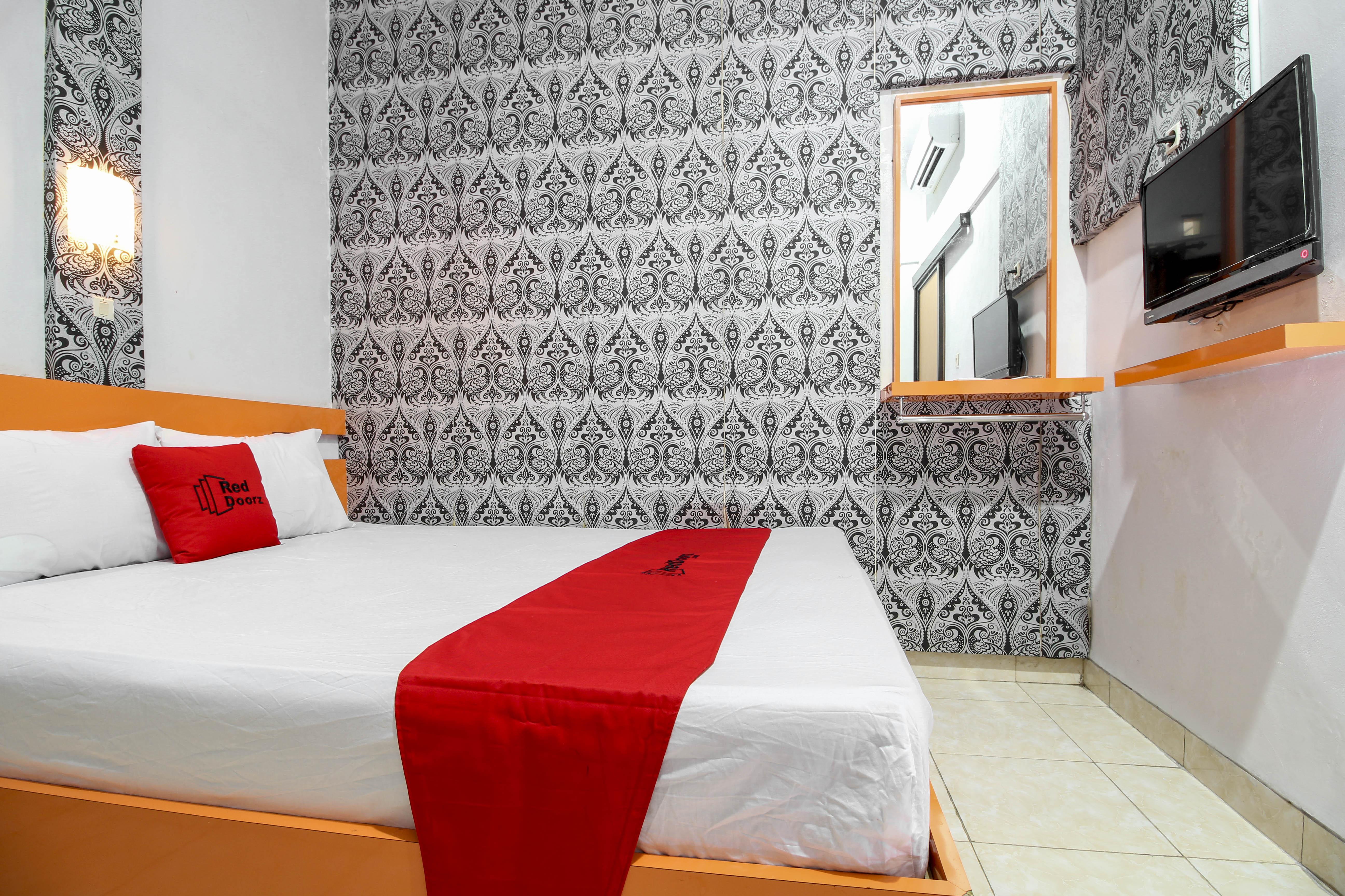 RedDoorz near Hartono Mall Kejayan Exterior foto