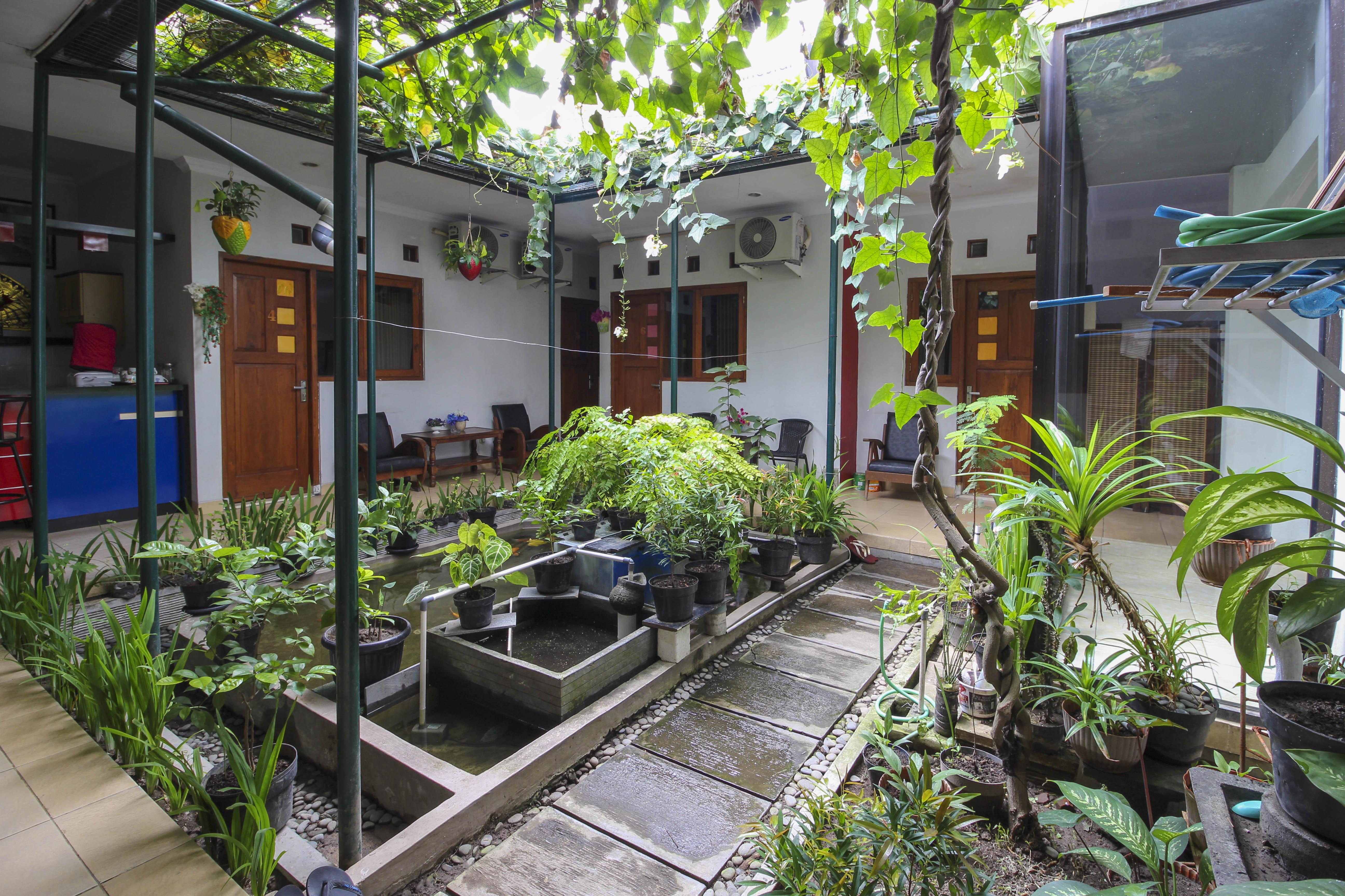 RedDoorz near Hartono Mall Kejayan Exterior foto