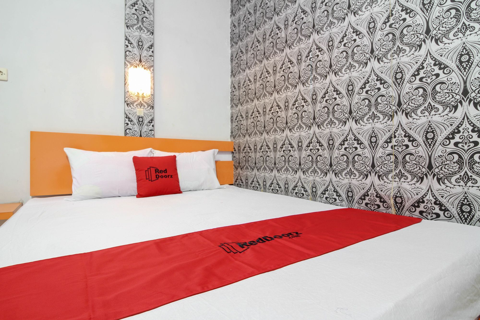 RedDoorz near Hartono Mall Kejayan Exterior foto