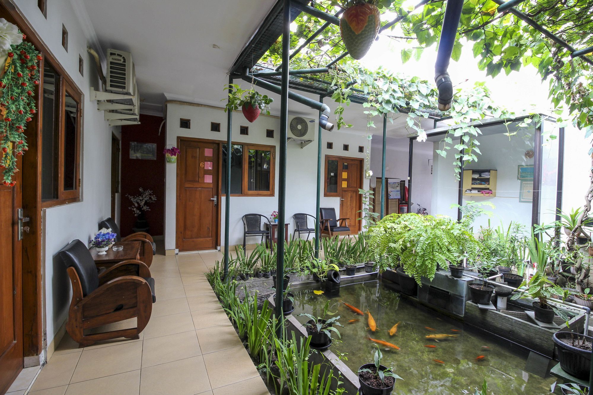 RedDoorz near Hartono Mall Kejayan Exterior foto
